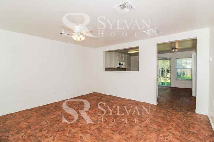 13500 Alysheba Dr - Photo 4 of 16