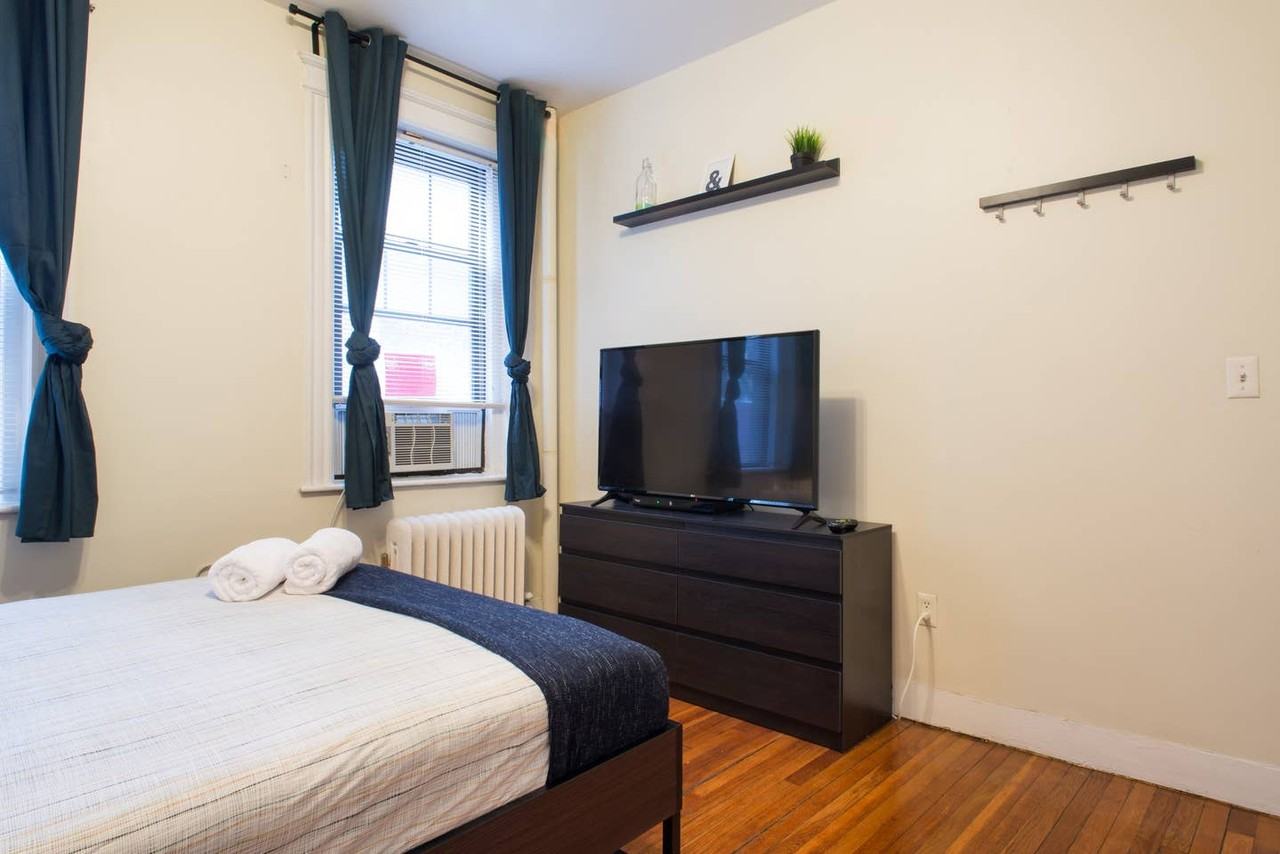 56 Queensberry St #3 - Photo 6 of 14