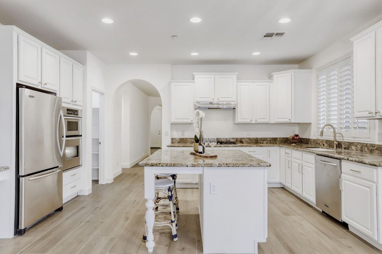 800 W Howe St #NA - Photo 5 of 28