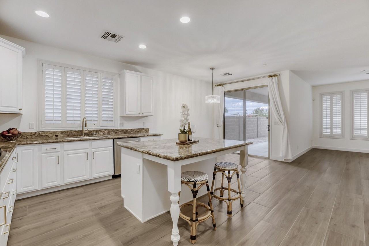 800 W Howe St #NA - Photo 6 of 28