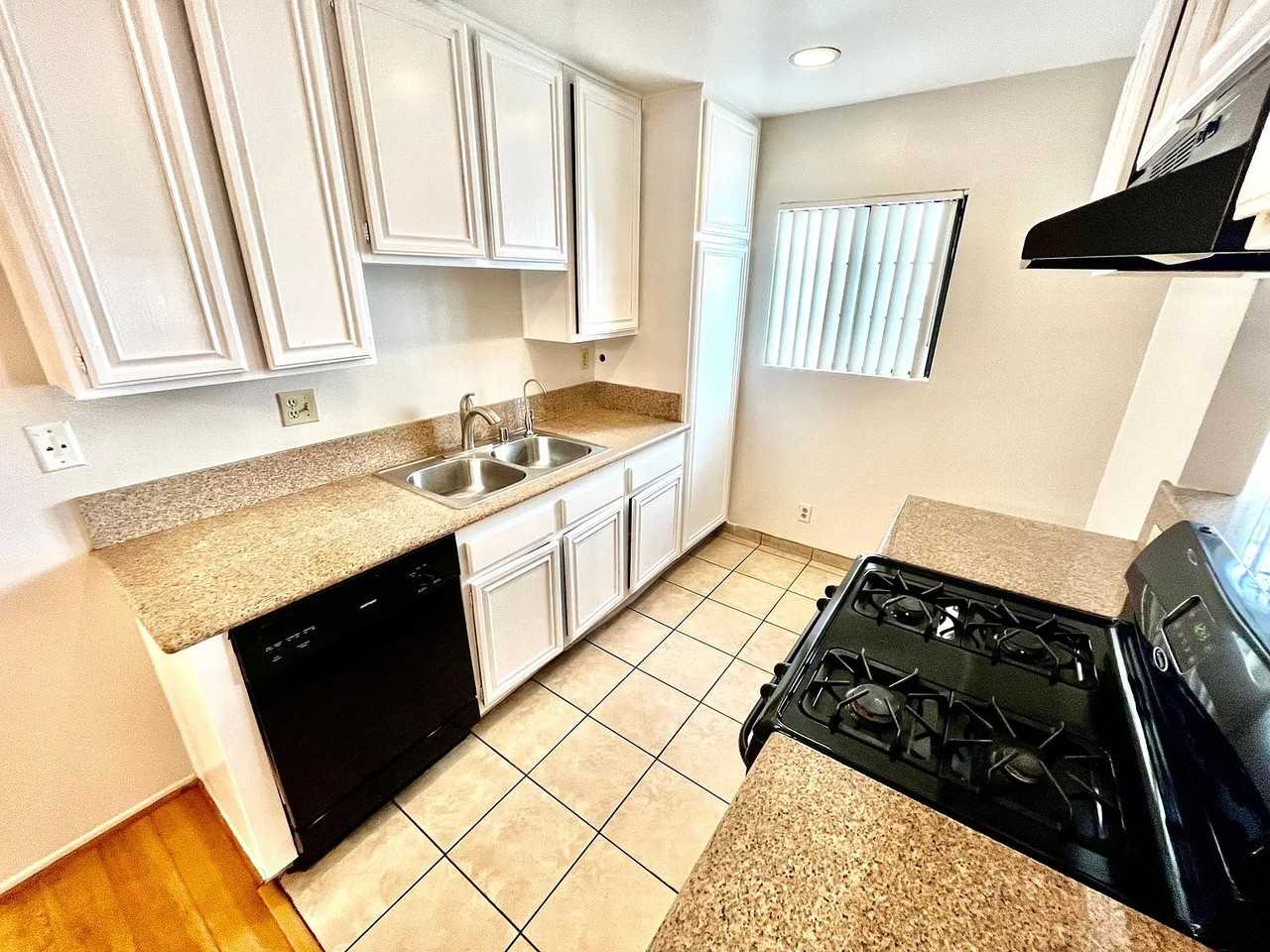 625 E Palm Ave #204 - Photo 6 of 16