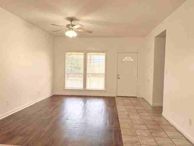 932 Andrews St #932 - Photo 2 of 16