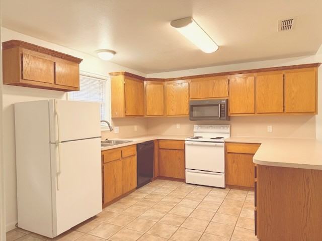 932 Andrews St #932 - Photo 5 of 16