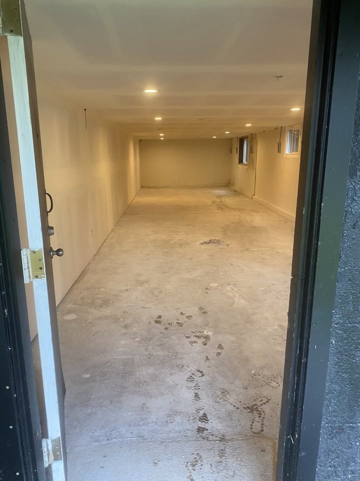 5105 N 46th St - Photo 2 of 4