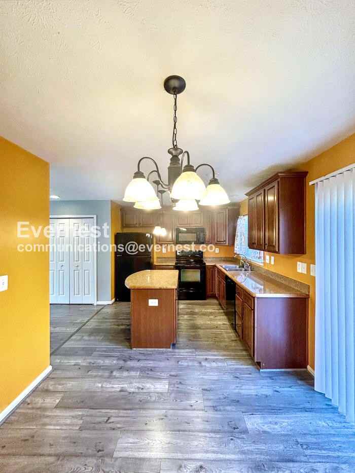 18337 Democracy Ave - Photo 3 of 29