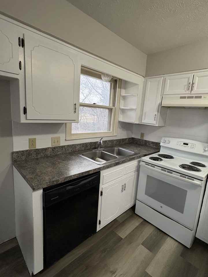 925 Greeley Ave #1 - Photo 4 of 11