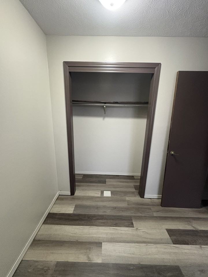 925 Greeley Ave #1 - Photo 7 of 11