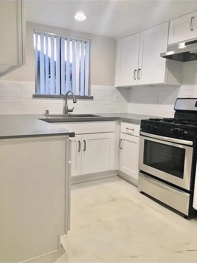 1145 Linden Ave #5 - Photo 3 of 11