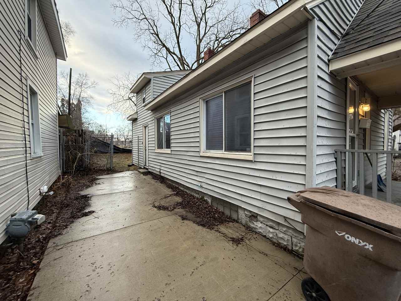 123 Adelaide St #NA - Photo 2 of 11