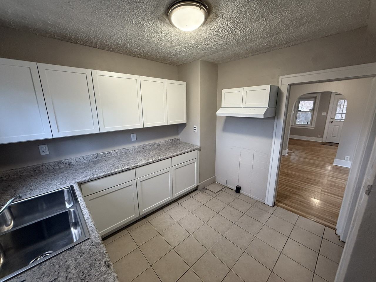 123 Adelaide St #NA - Photo 3 of 11