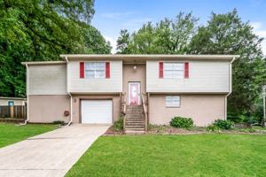 featured image of 2604 Hickory Ln