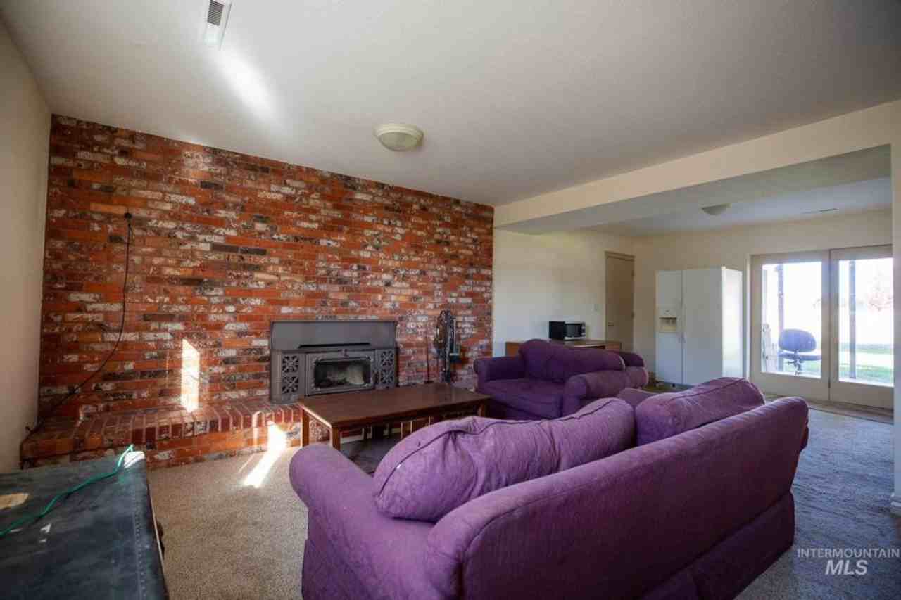 370 N Linder Rd #5 - Photo 4 of 6