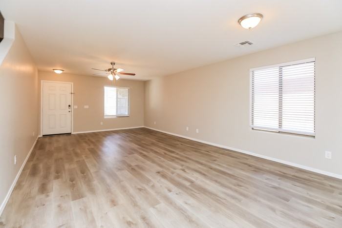 2328 E Meadow Chase Dr - Photo 4 of 17