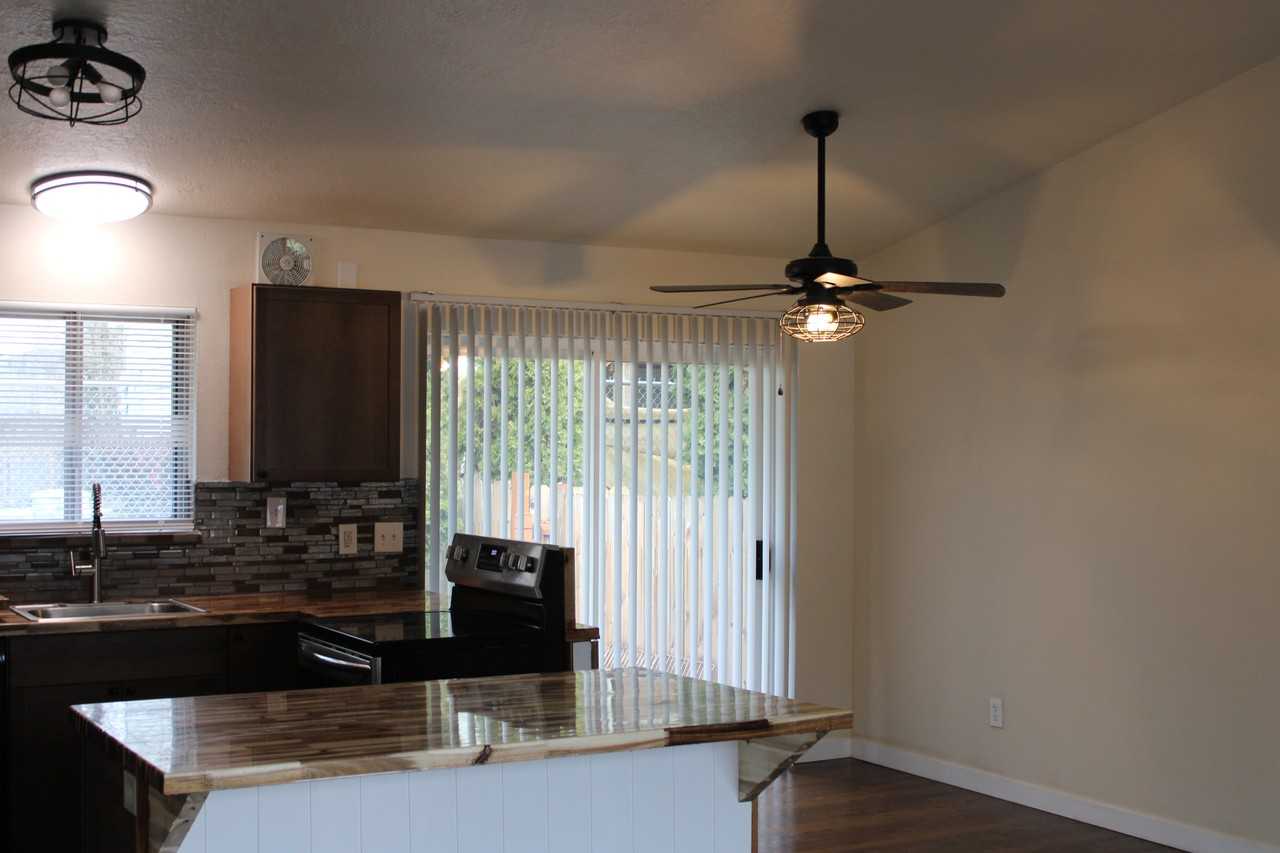 10915 Sw Hall Blvd #15 - Photo 3 of 8