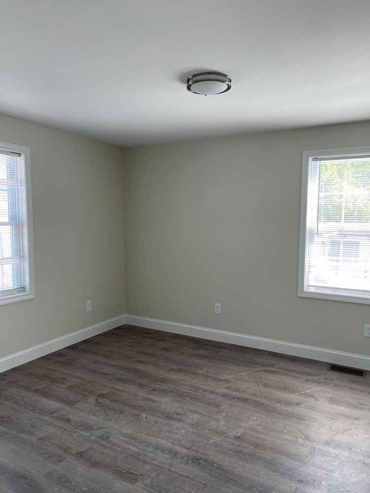 23 Newark St #2 - Photo 6 of 9