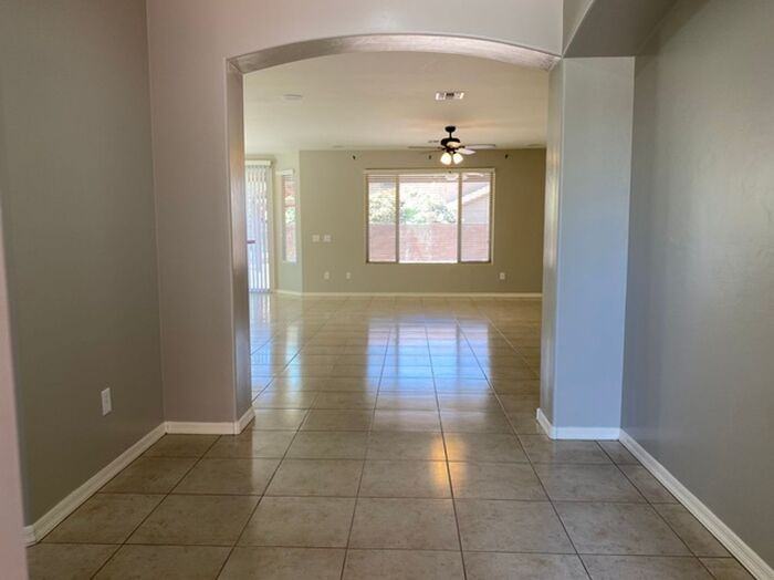 3411 W Tailfeather Dr - Photo 5 of 22