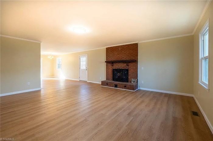 955 Lyndon Ln - Photo 4 of 22