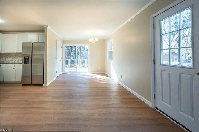 955 Lyndon Ln - Photo 7 of 22