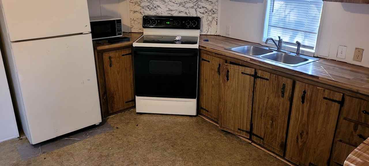 8010 Noroad #NA - Photo 3 of 12