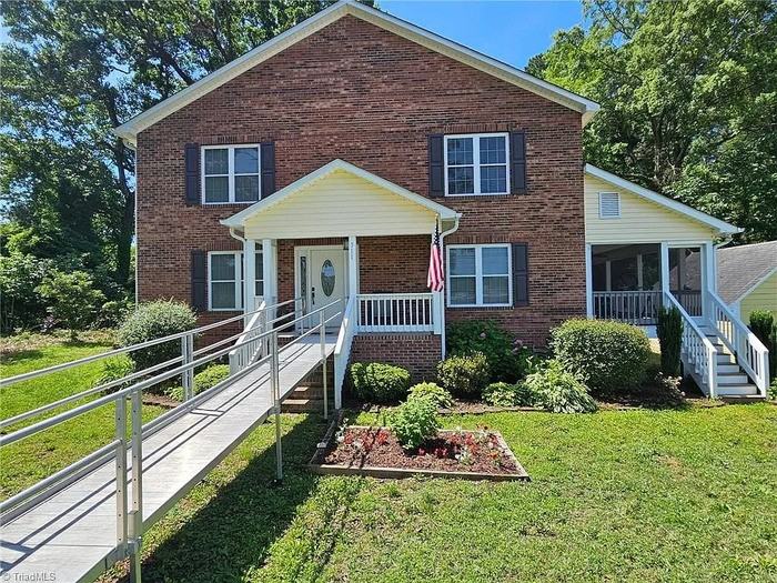 711 E Sunrise Ave - Photo 3 of 35