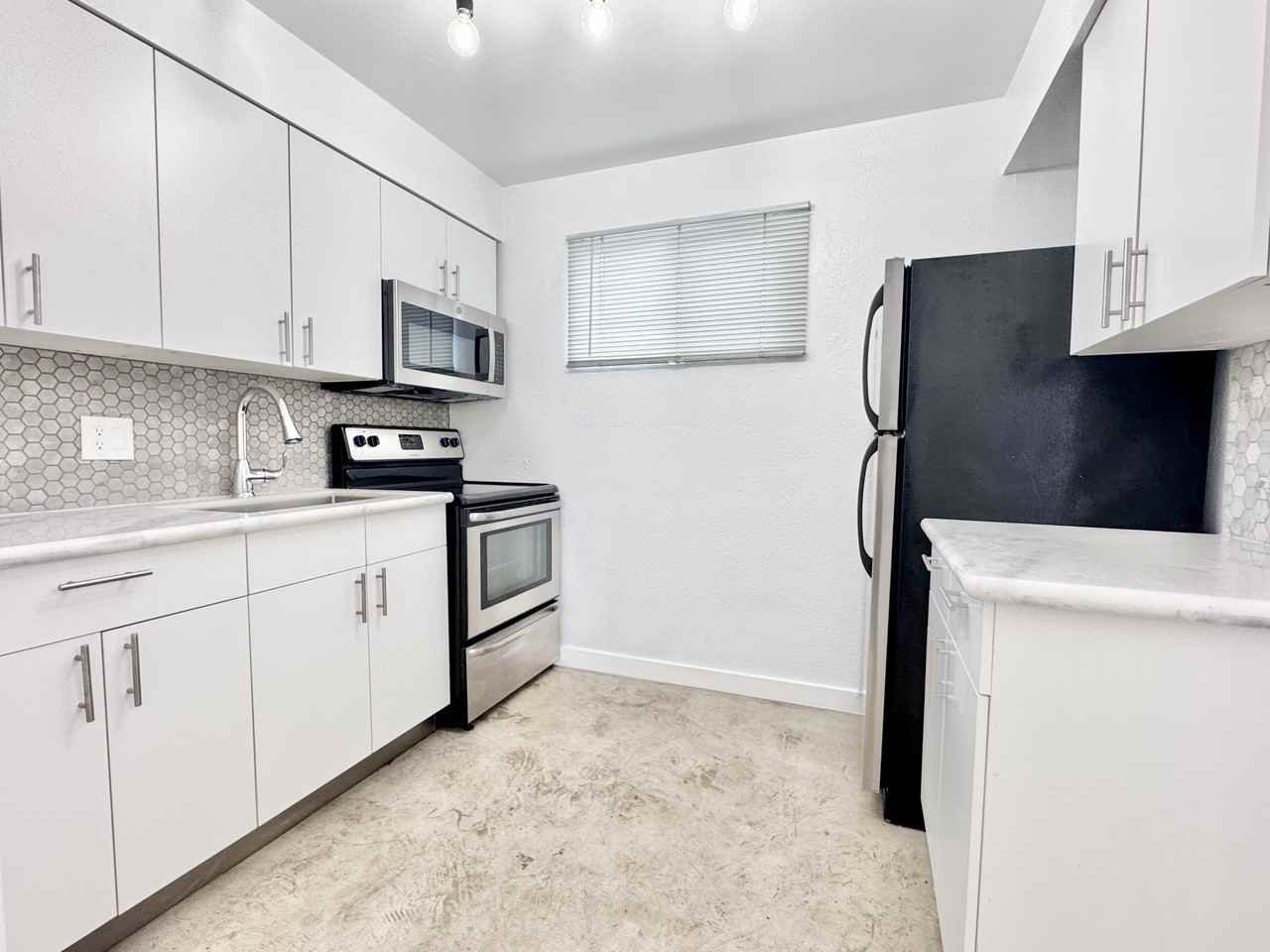 45 E Lexington Ave #13 - Photo 7 of 23