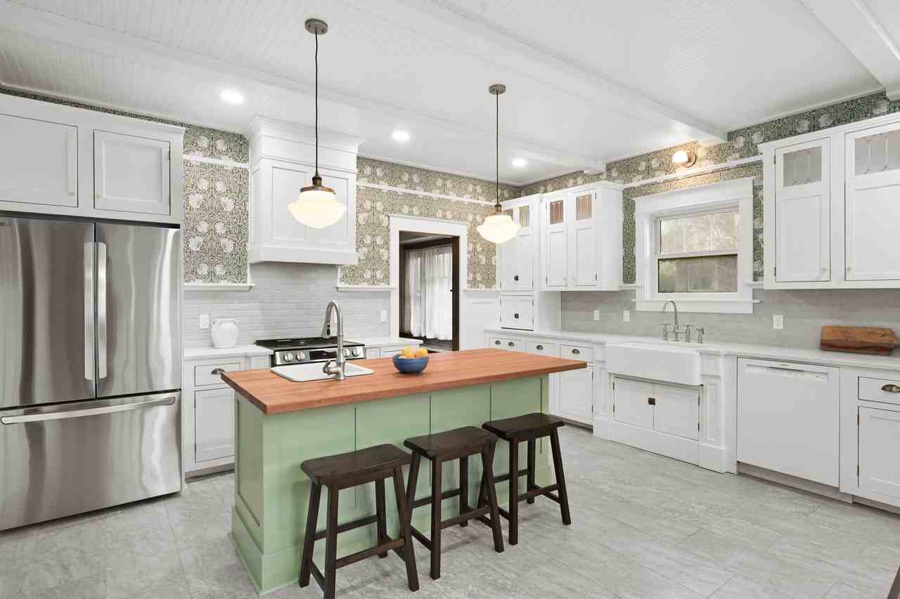 320 E 8th St #NA - Photo 3 of 27