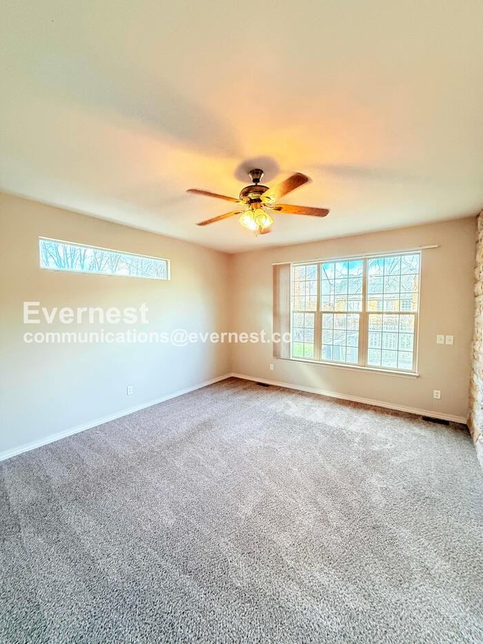 1660 Brookdale Dr - Photo 7 of 42