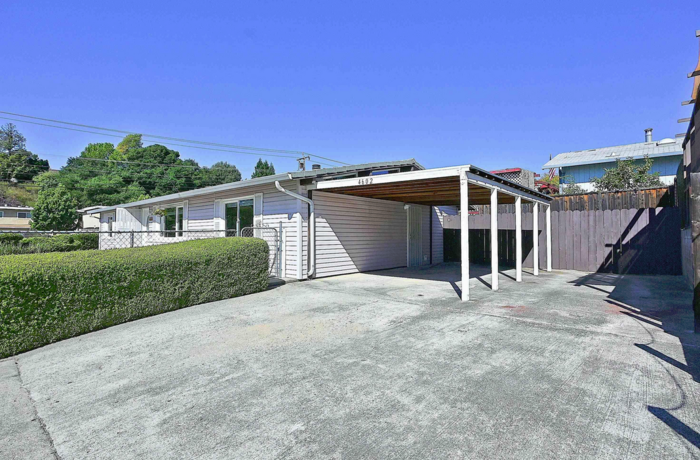 4602 Emily Ct - Photo 3 of 31