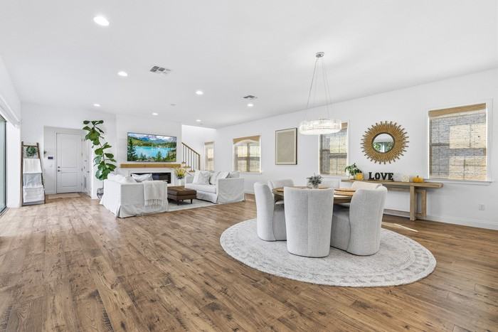 10254 Beechwood Ln - Photo 7 of 50