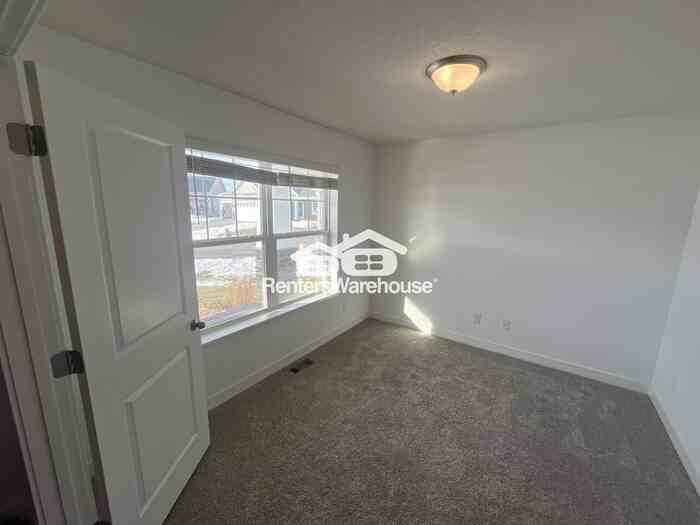 1821 Dauwalter Cir - Photo 2 of 24