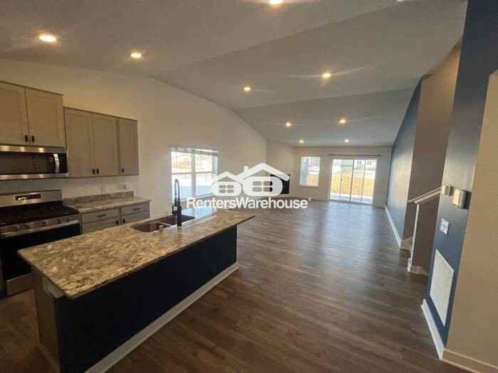 1821 Dauwalter Cir - Photo 5 of 24