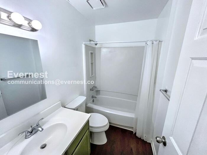 393 Annie St - Photo 5 of 15