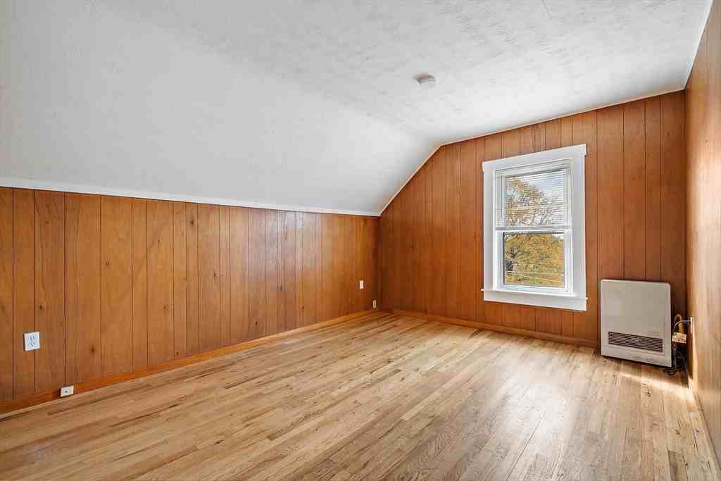 2 Sutherland St Apt 3 #3 - Photo 2 of 10