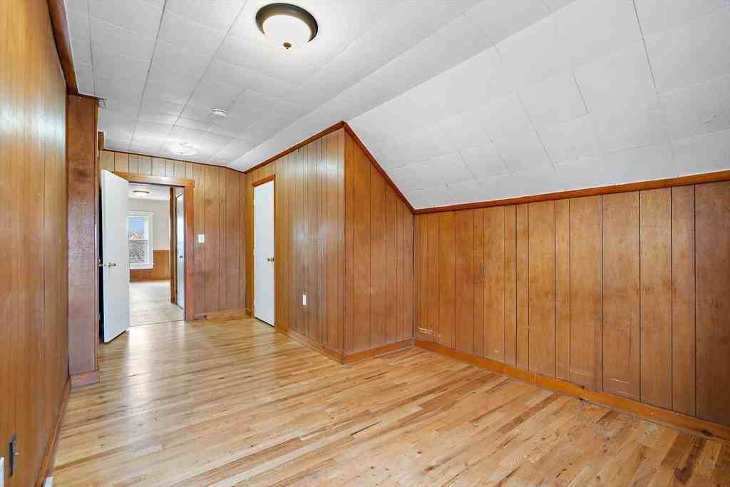 2 Sutherland St Apt 3 #3 - Photo 6 of 10