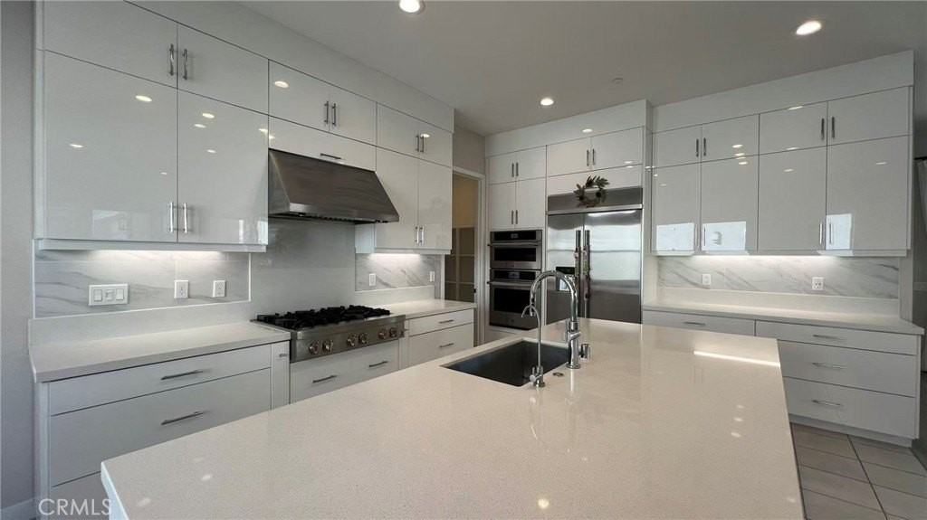 241 Brackens - Photo 3 of 25