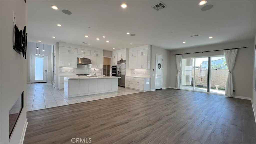 241 Brackens - Photo 4 of 25