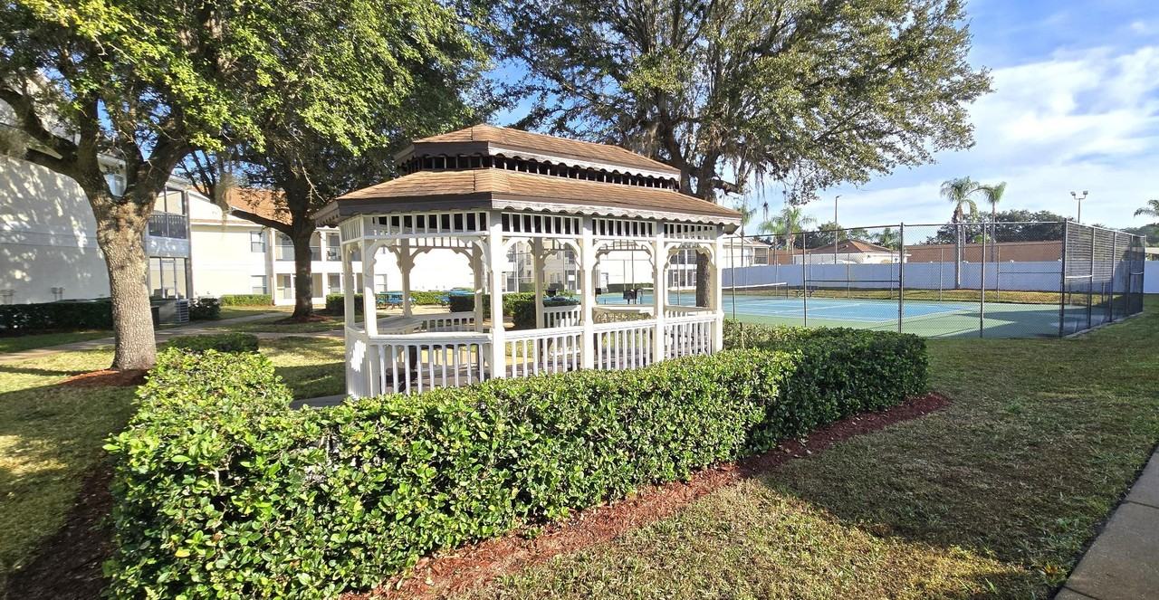 8810 Grand Palms Cir - Photo 3 of 14