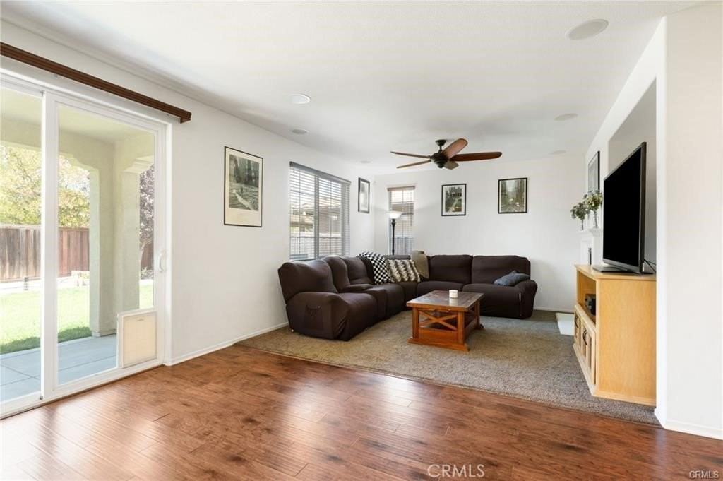 46545 Peach Tree St - Photo 6 of 30