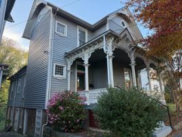 featured image of 605 Harrison St