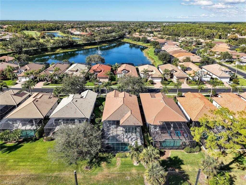 7864 Valencia Ct - Photo 6 of 48