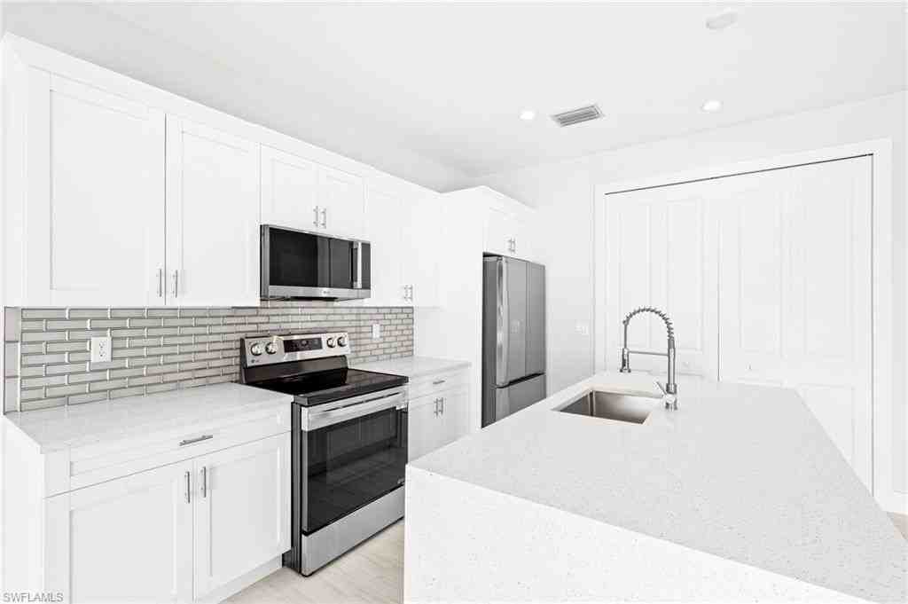 2064 55th Ter Sw - Photo 7 of 30