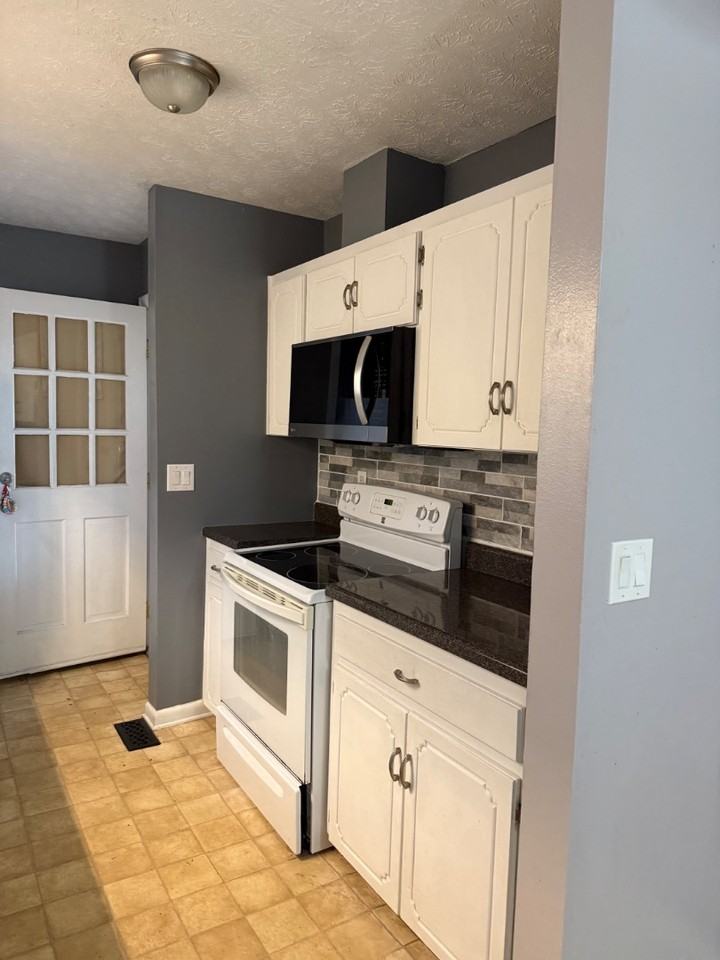 108 Mountain Breeze St - Photo 3 of 20