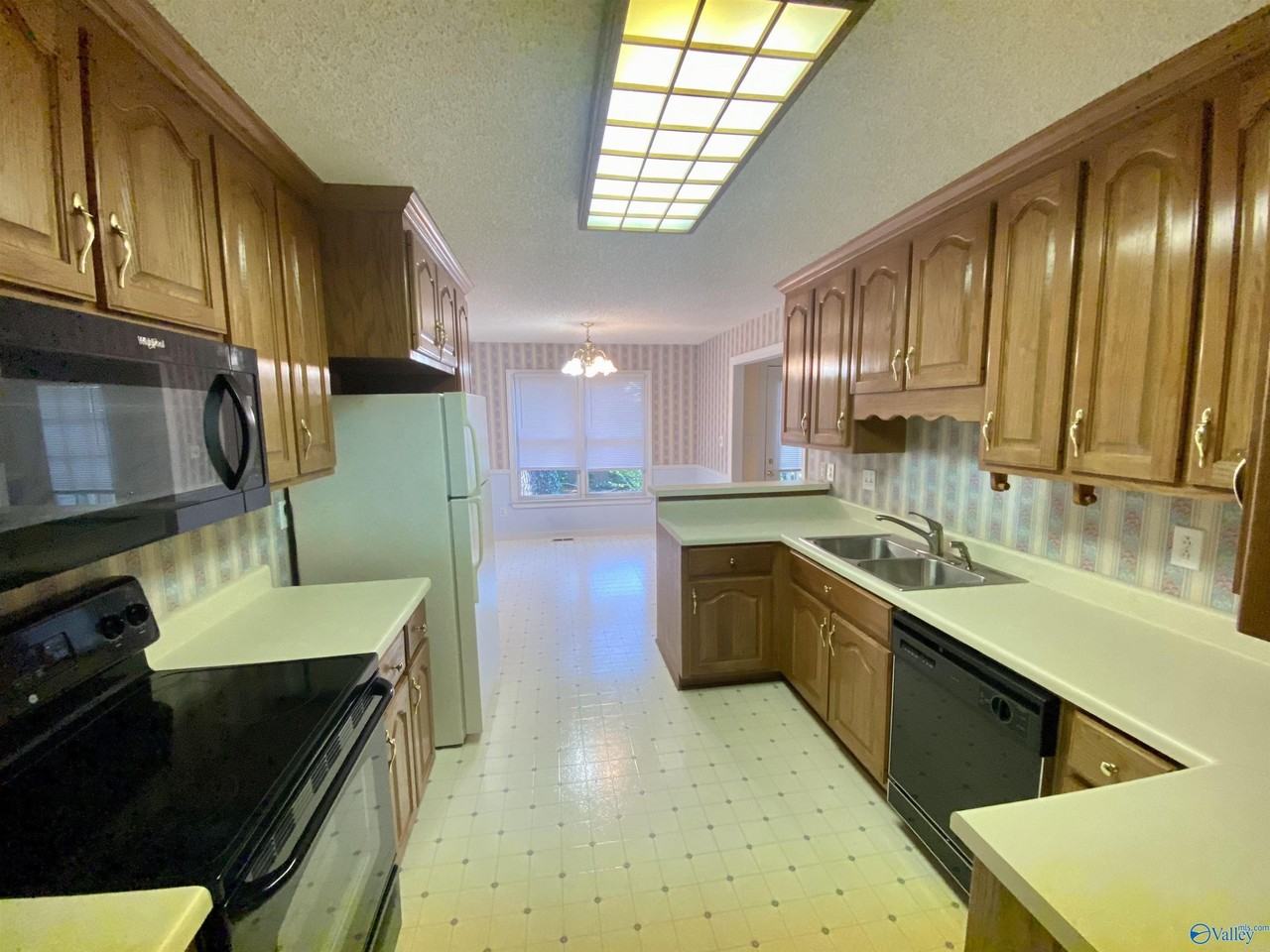 218 Marlboro Way - Photo 7 of 19