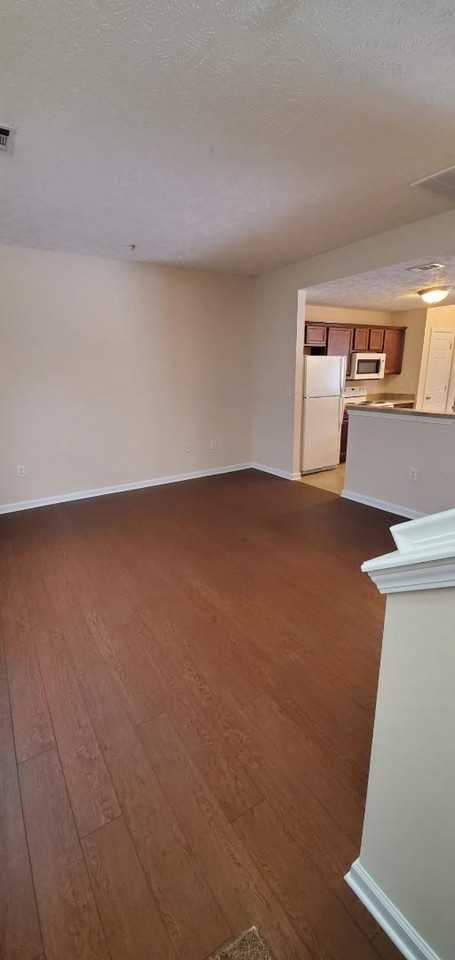 1007 Wells Way - Photo 4 of 20