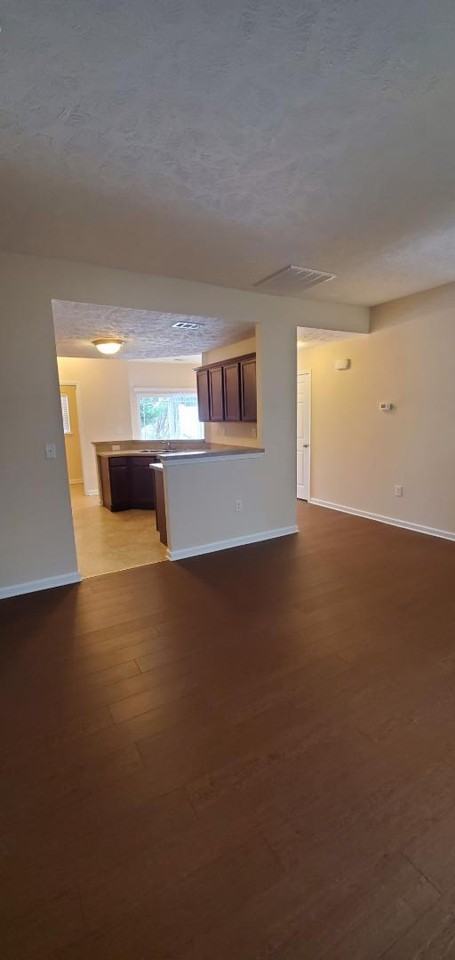 1007 Wells Way - Photo 7 of 20