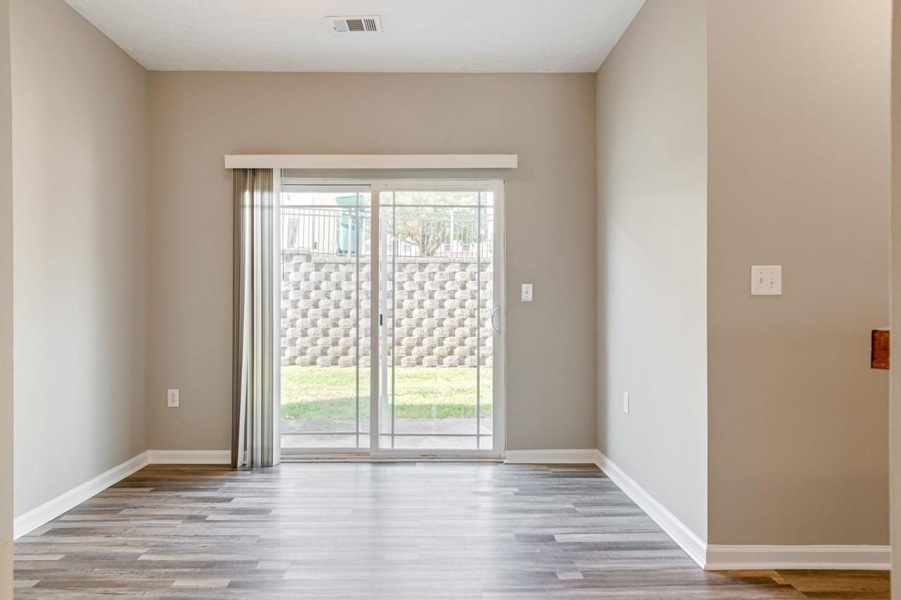 1020 Somerset Springs Dr - Photo 5 of 20