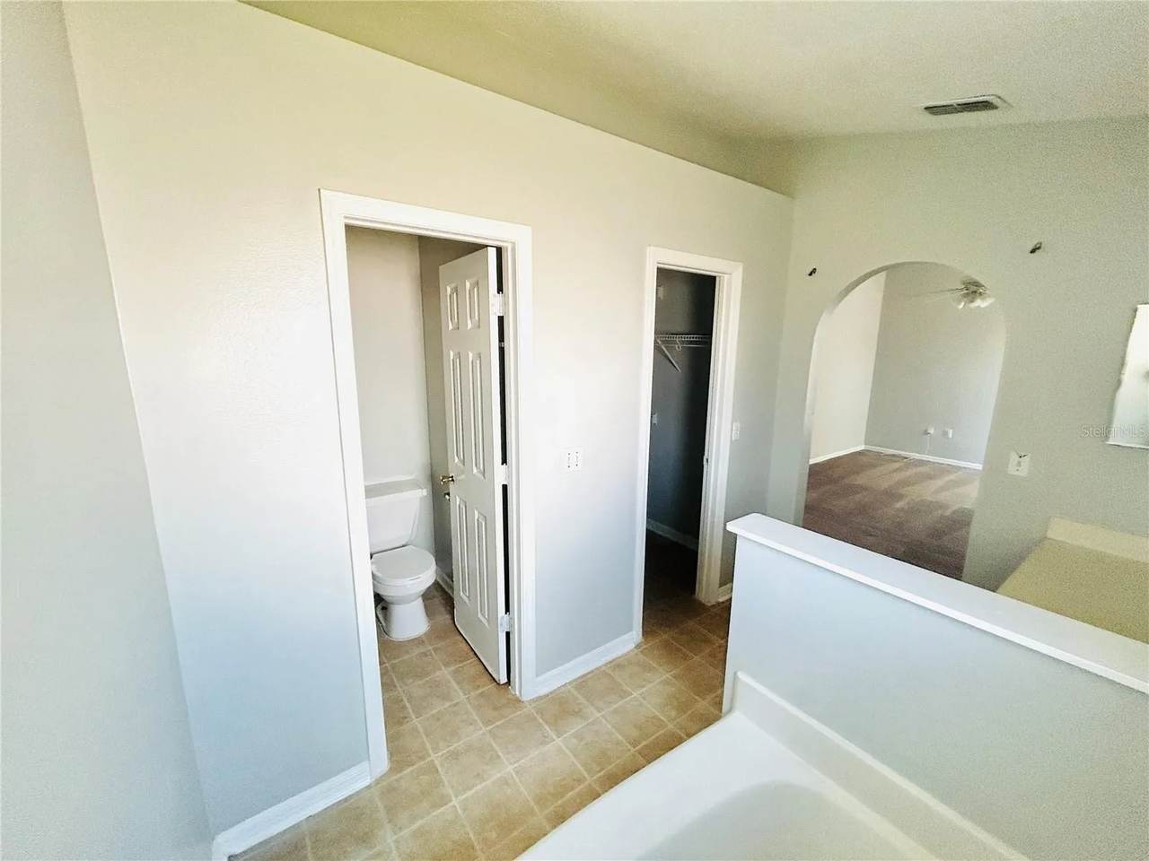 40 Coventry Ct #1 - Photo 5 of 35