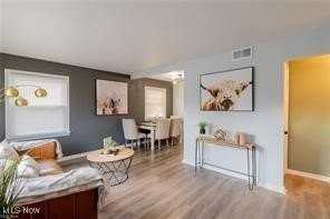 2441 Malden Rd - Photo 5 of 30