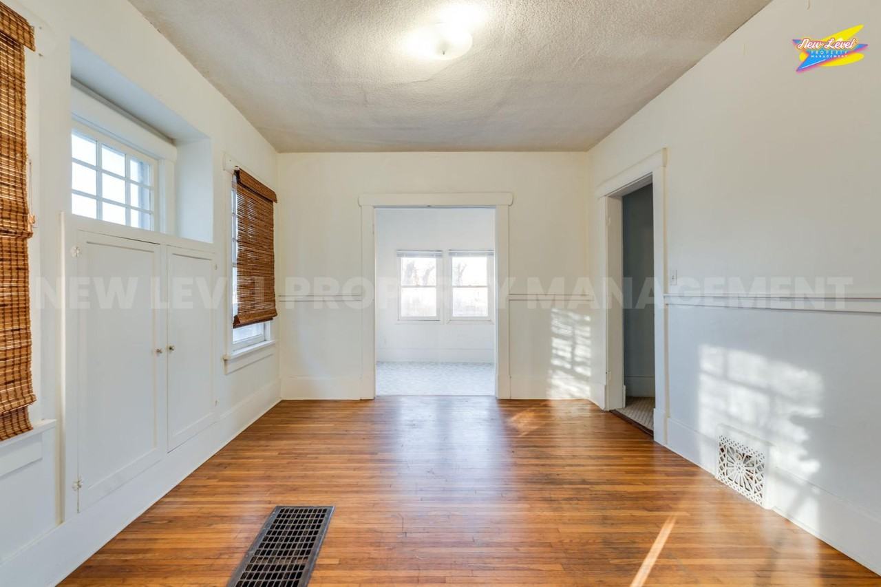 339 N Holyoke Pl - Photo 7 of 20