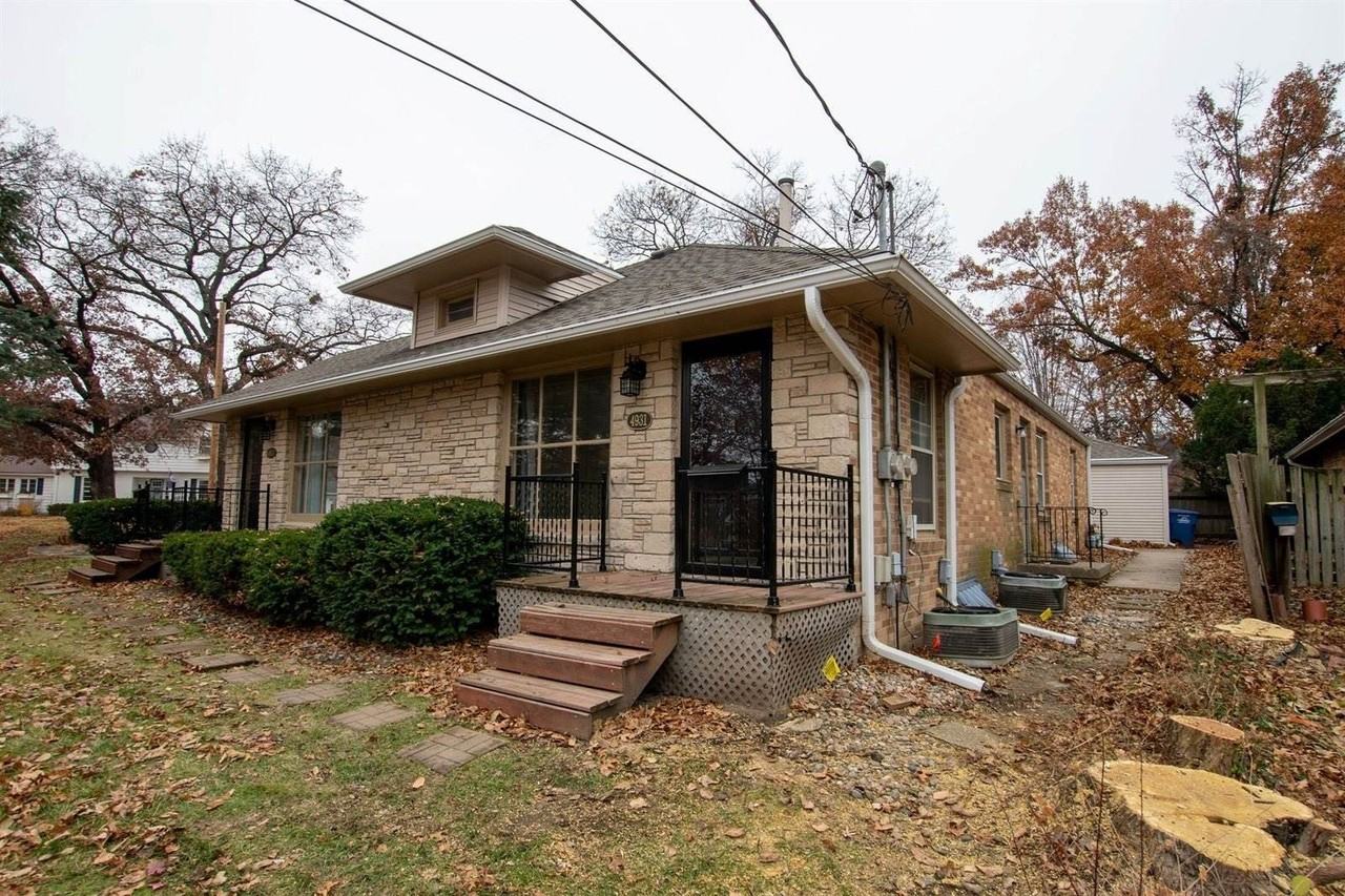 4931 Woodland Ave - Photo 3 of 20